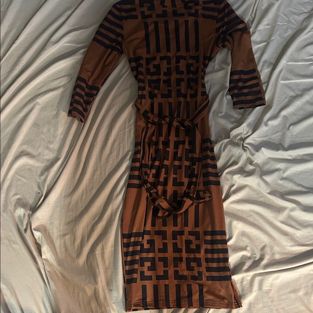 Geometric Patterned Brown and Black Dress - Picture 2 of 4